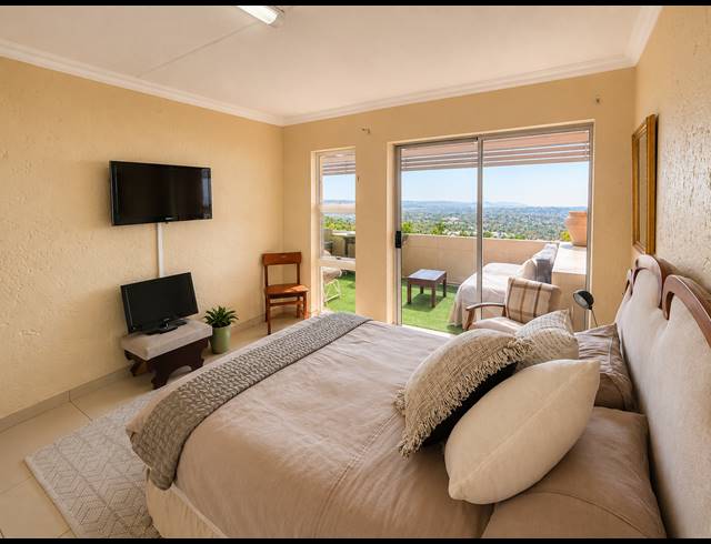 2 BEDROOM APARTMENT FOR SALE IN NORTHCLIFF